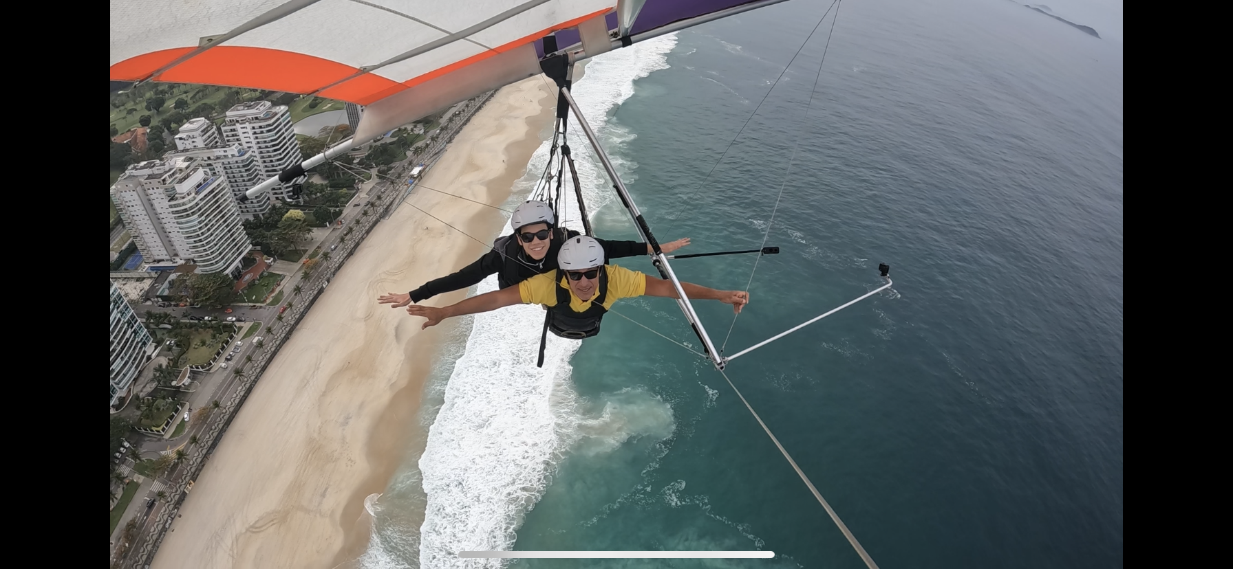 eu pulando de asa delta em são conrado no RJ